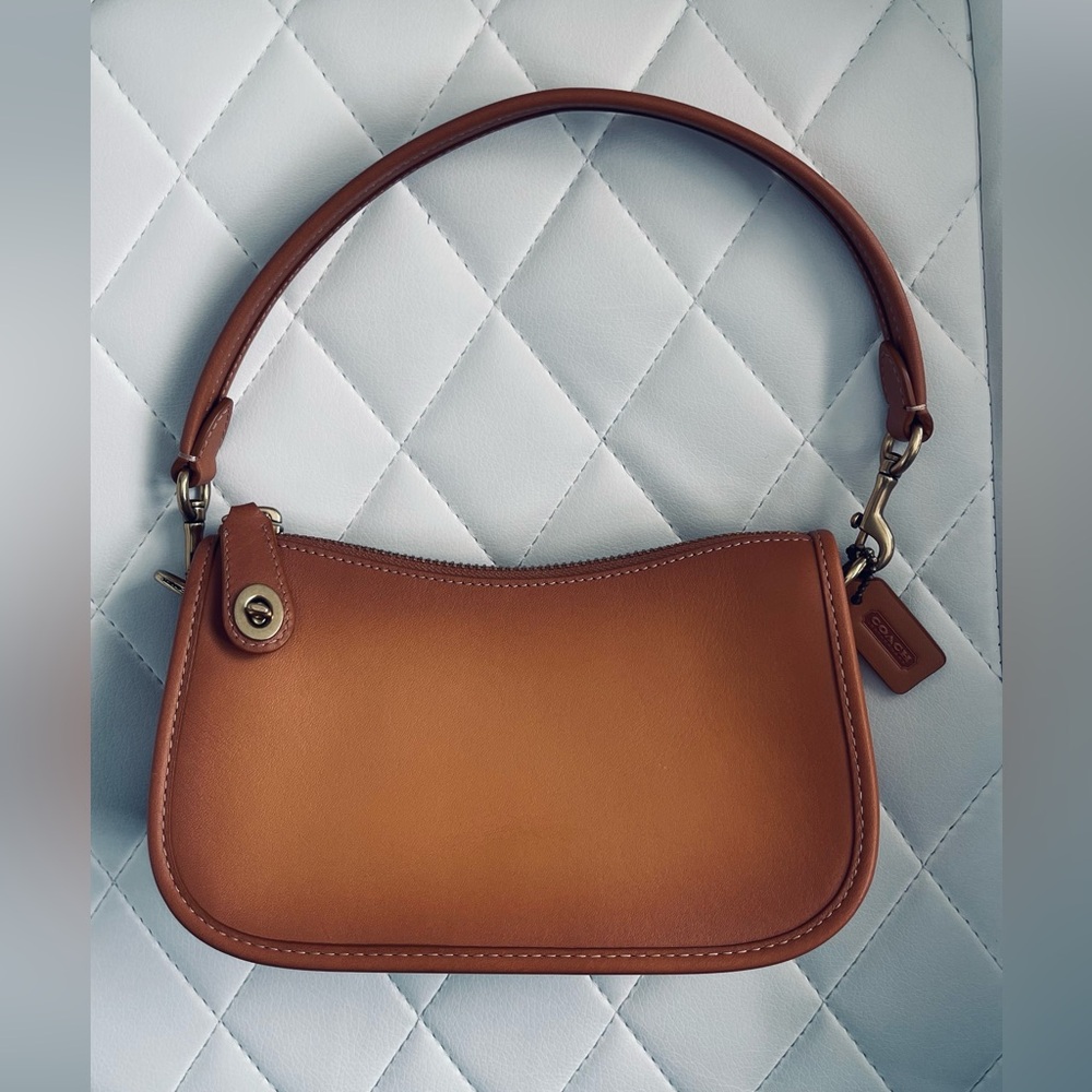 Coach Swinger 20 Caramel - Picture 8 of 15